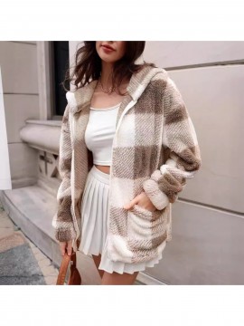 1pc Women'S Plus Size Plaid Hooded Jacket - Casual Polyester Knit Fabric with Pockets, Slight Stretch, Warm Fleece-Lined Outerwear for Fall/Winter